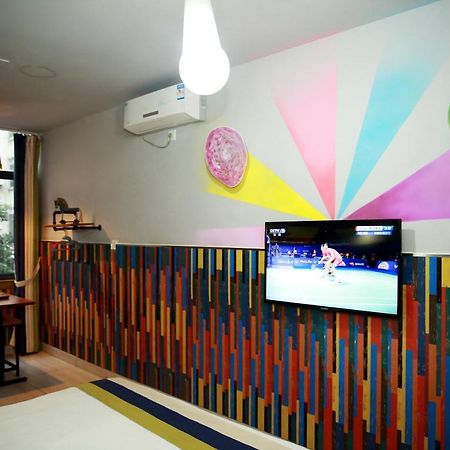Haikou Time Inn Theme Hotel Экстерьер фото